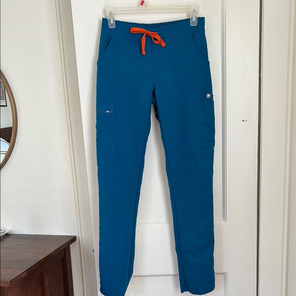 Women’s Figs scrub pants XXS blue
